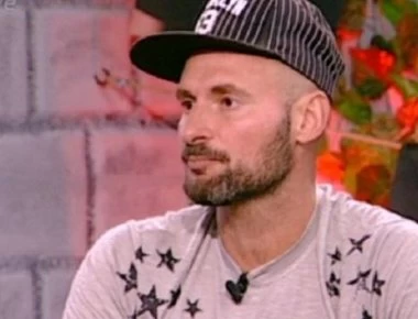 Ο μάνατζερ ράγκμπι Π. Αργιανίδης τώρα κάνει πασαρέλα με... φούστα (φωτο)